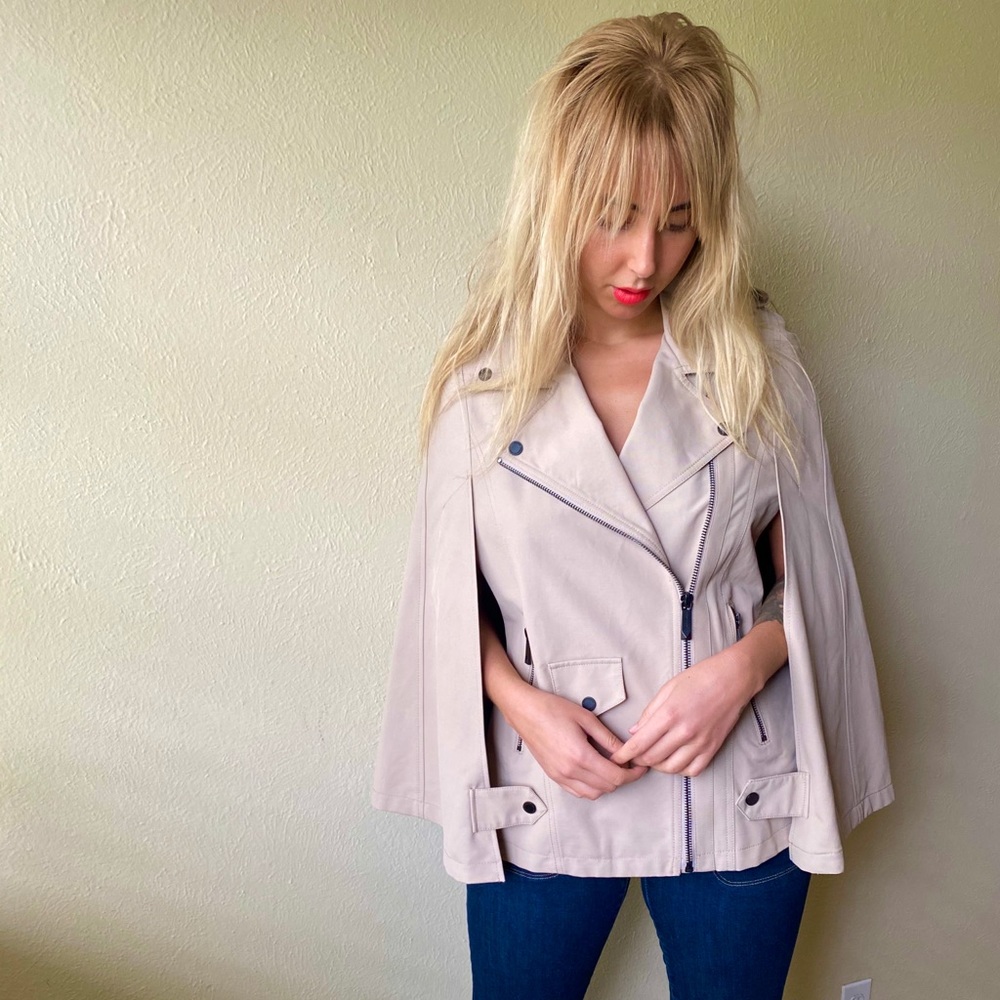 BCBGMAXAZRIA “Dominique” Poncho Style Cape Jacket